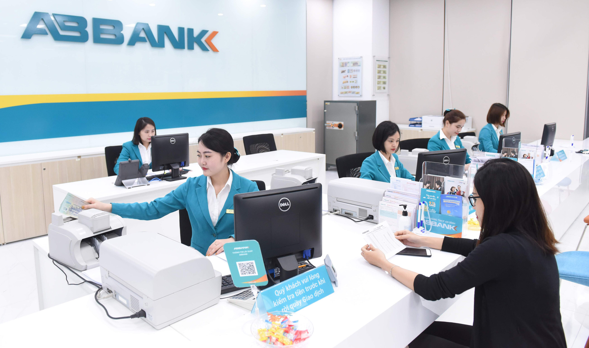 Lợi nhuận trước thuế hơn 900 tỷ, ABBANK “nước rút” chuẩn bị thủ tục lên sàn - Ảnh 1.