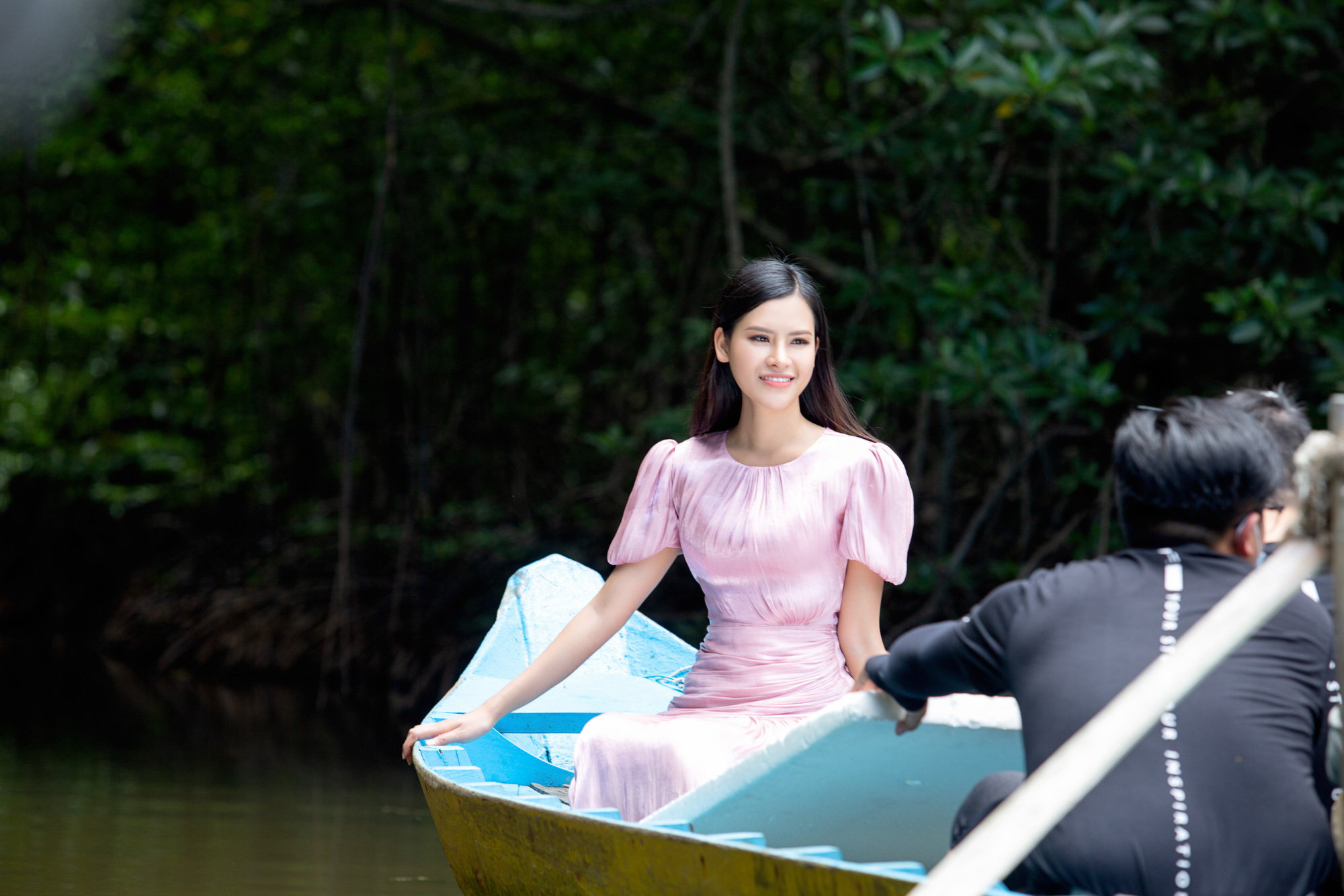 Miss Earth Vietnam 2020 Thái Thị Hoa làm video cảnh báo về nạn chặt phá rừng vô tội vạ  - Ảnh 5.