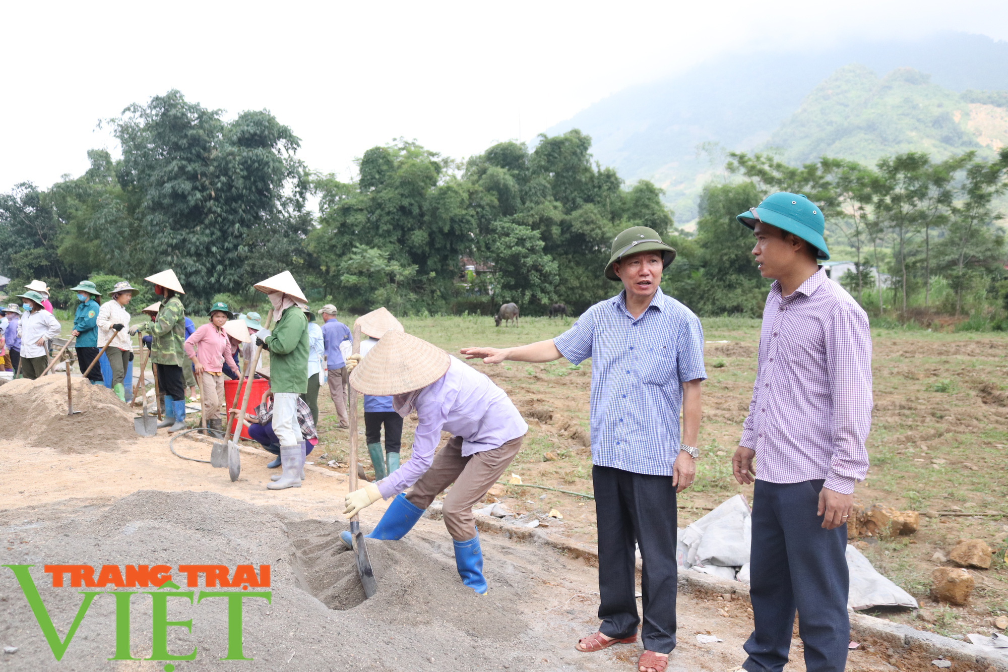 Hiệu quả “Ngày thứ 7 tình nguyện về cơ sở xây dựng nông thôn mới” ở Tân Lang - Ảnh 3.