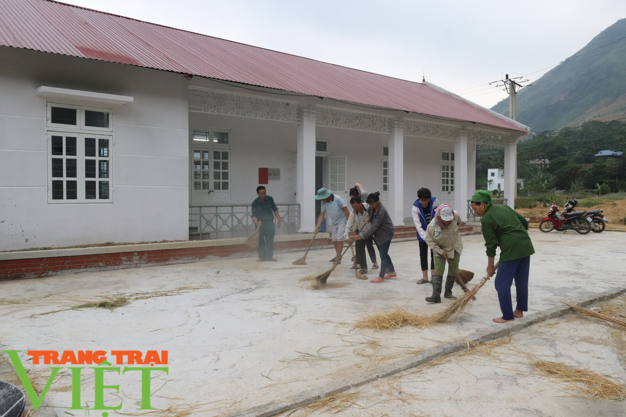Hiệu quả “Ngày thứ 7 tình nguyện về cơ sở xây dựng nông thôn mới” ở Tân Lang - Ảnh 6.