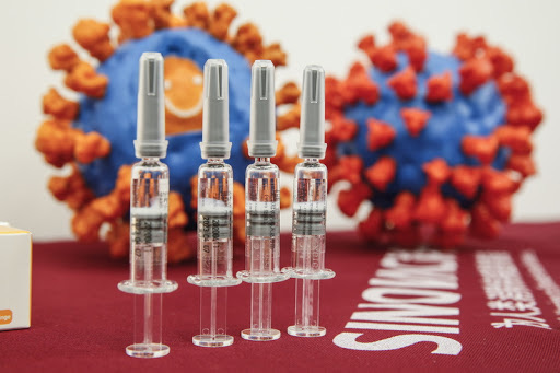 Gạt đi nhiều tranh cãi, Brazil tuyên bố sử dụng vaccine Covid-19 Trung Quốc - Ảnh 1.