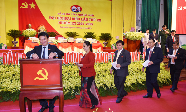 Quảng Ngãi: Bà Bùi Thị Quỳnh Vân tái cử chức danh Bí thư Tỉnh ủy  - Ảnh 3.