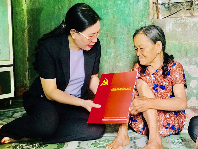 Quảng Ngãi: Bà Bùi Thị Quỳnh Vân tái cử chức danh Bí thư Tỉnh ủy  - Ảnh 4.