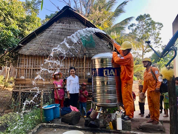 Điện lực Kbang (PC Gia Lai) nỗ lực cùng địa phương hoàn thành tiêu chí số 4 trong xây dựng nông thôn mới - Ảnh 3.