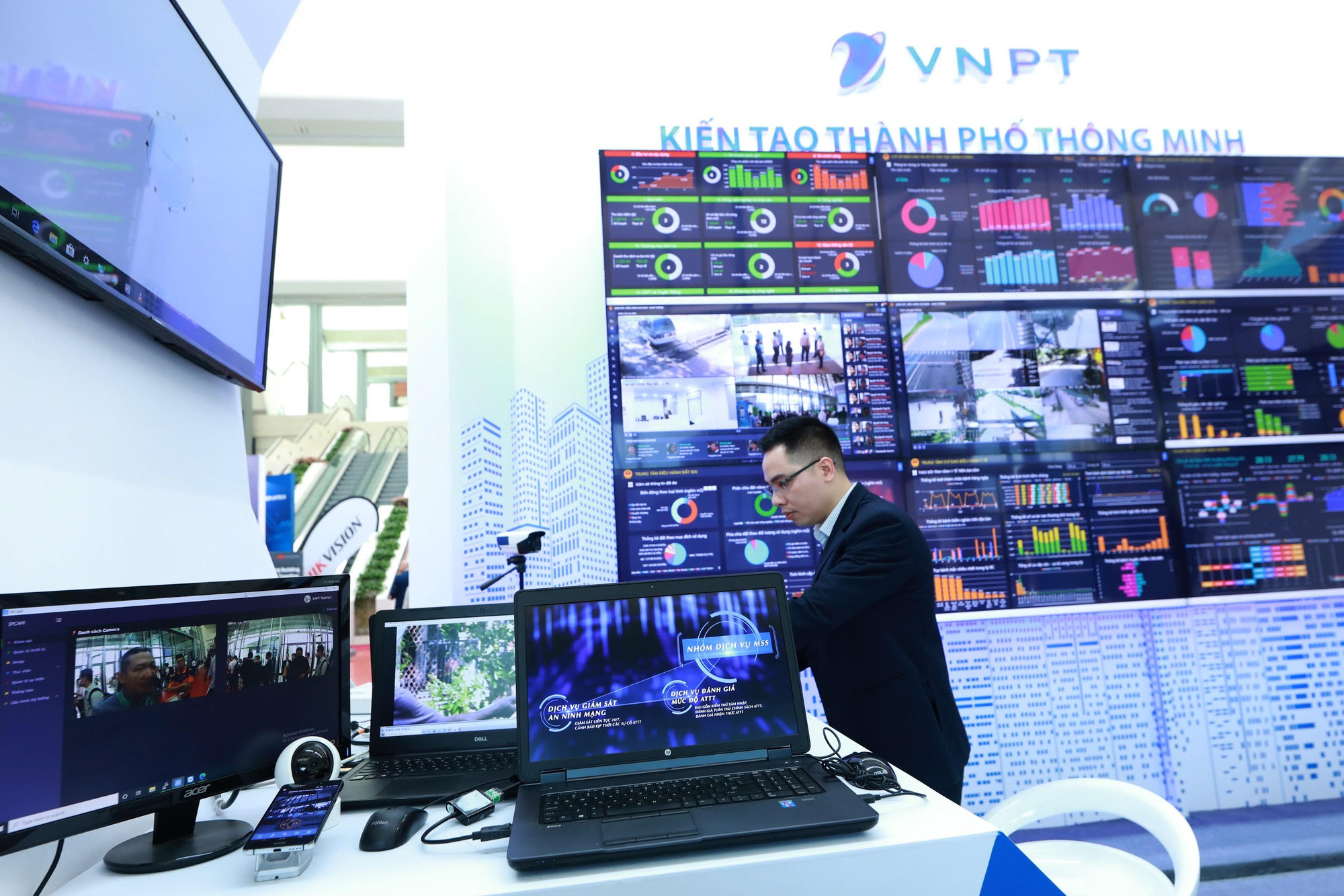 VNPT trình diễn các giải pháp đô thị thông minh “Make in Vietnam” - Ảnh 3.