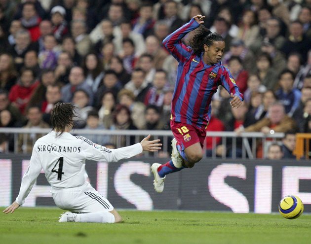 Ramos chỉ như một gã học việc khi đối đầu với Ronaldinho