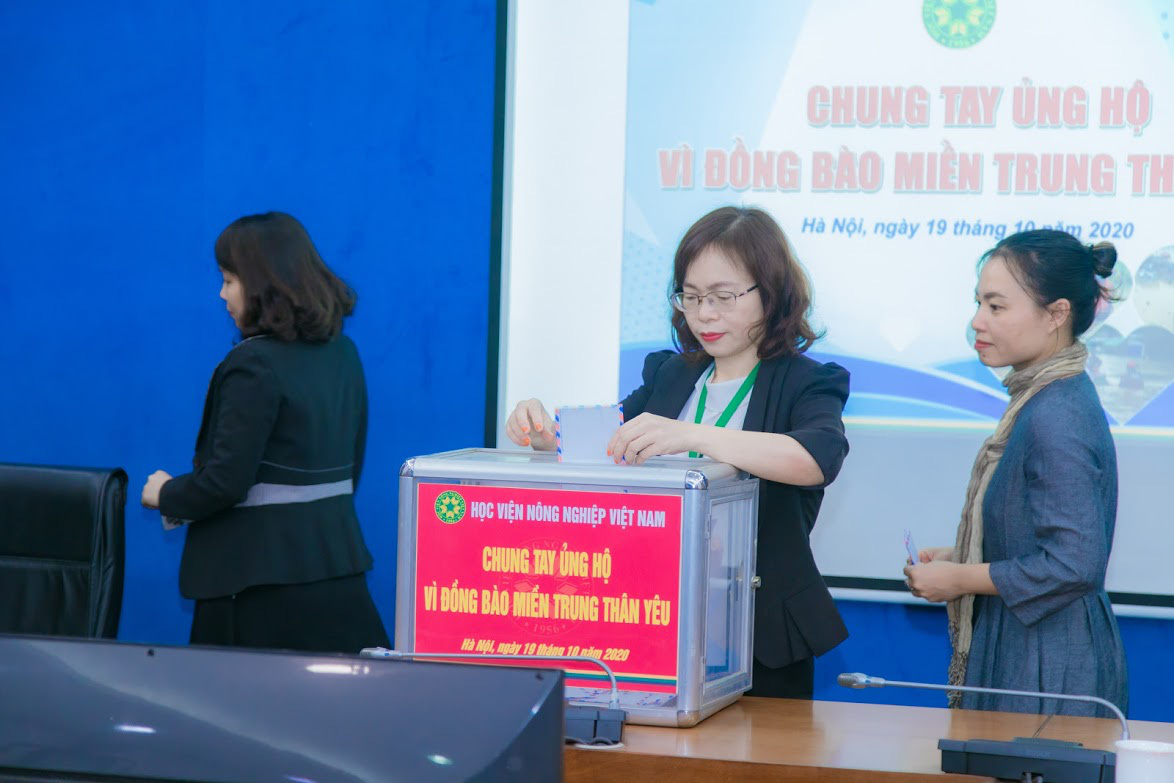 Học viện Nông nghiệp Việt Nam ủng hộ Thừa Thiên - Huế 100 triệu đồng để khắc phục hậu quả mưa lũ - Ảnh 2.