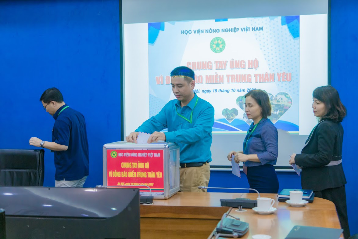 Học viện Nông nghiệp Việt Nam ủng hộ Thừa Thiên - Huế 100 triệu đồng để khắc phục hậu quả mưa lũ - Ảnh 3.