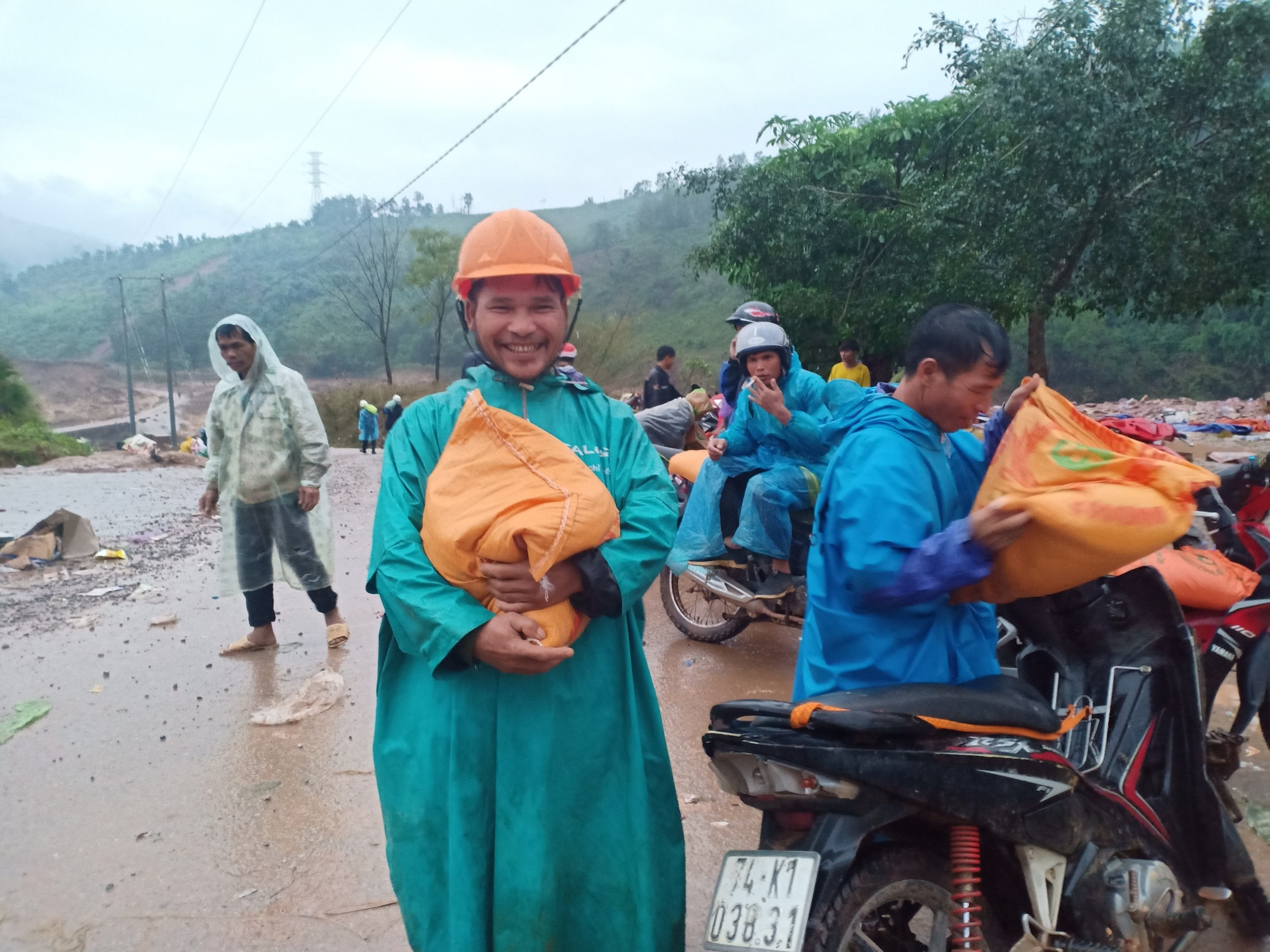 Hạt giống hỏng rồi lấy gì để trồng vụ mùa tới... - Ảnh 3.