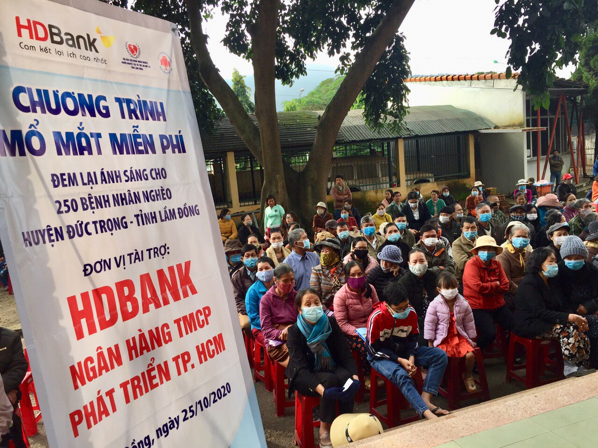 HDBank tiếp tục tài trợ kinh phí phẫu thuật cho 300 bệnh nhân nghèo - Ảnh 1.
