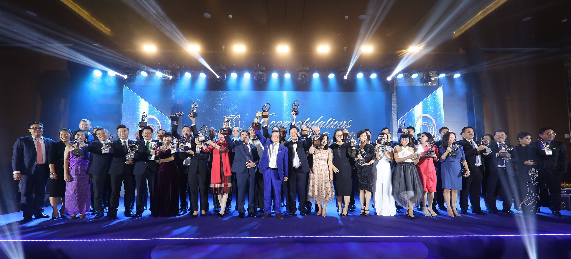 Nam A Bank nhận giải thưởng doanh nghiệp xuất sắc Châu Á và doanh nghiệp tăng trưởng nhanh - Ảnh 2.
