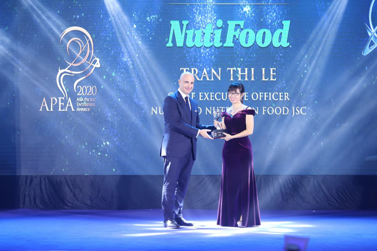 NutiFood lập &quot;hat-trick&quot; với 3 giải thưởng về doanh nghiệp và lãnh đạo xuất sắc nhất Châu Á - Ảnh 1.
