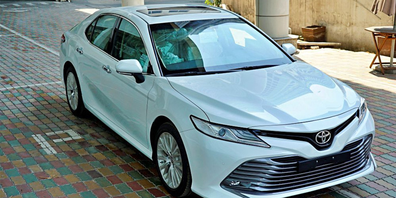 Bốn chiếc xe sedan tầm giá 1 tỷ đáng mua nhất 2020 - Ảnh 1.