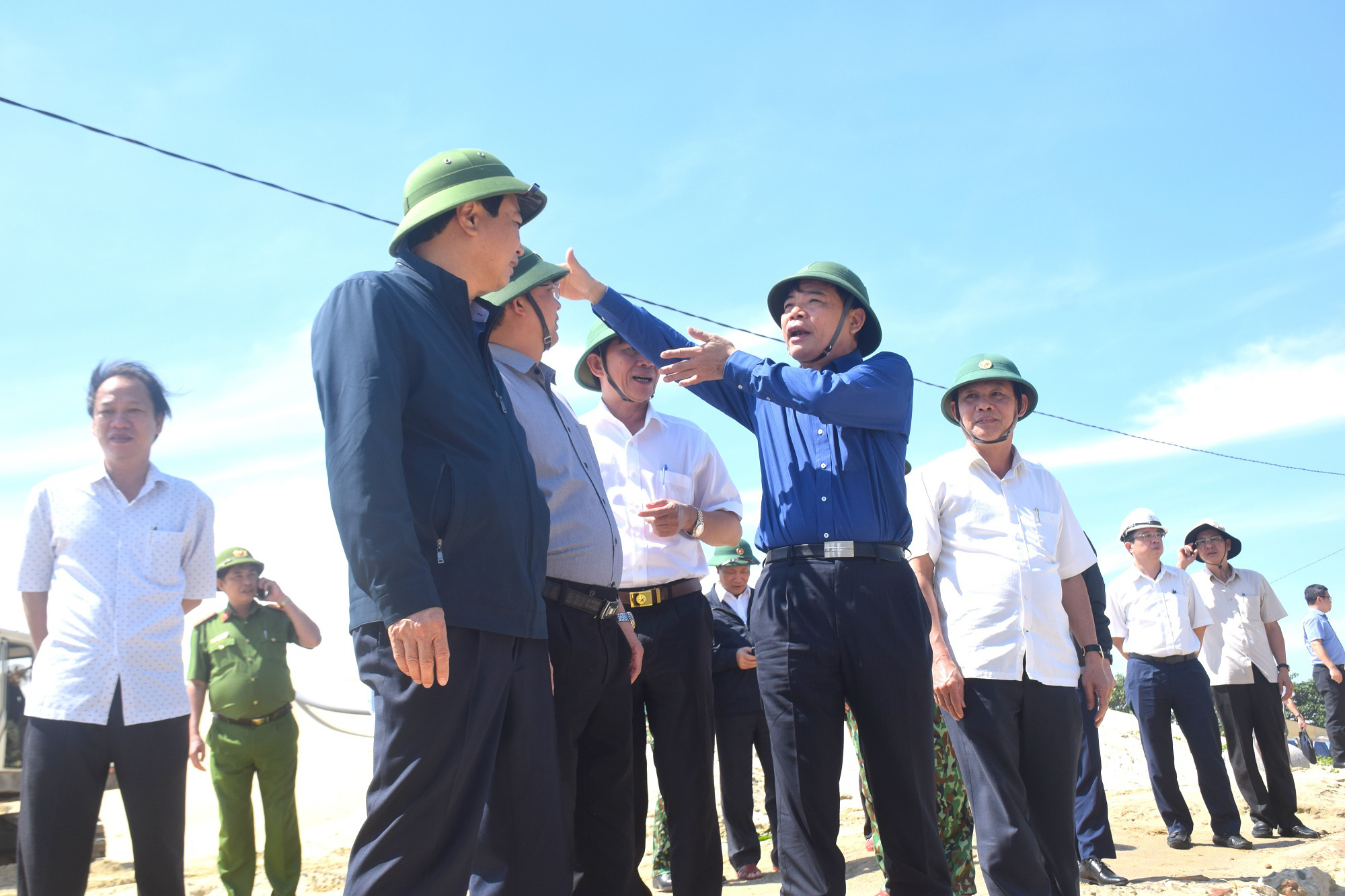 Bộ trưởng Nguyễn Xuân Cường: “Tỉnh Bình Định cần quan tâm sạt lở ở miền núi, tránh sự cố đáng tiếc” - Ảnh 1.