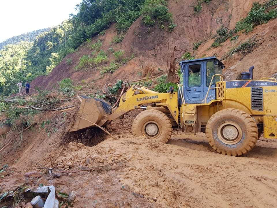 Bí thư xã Trà Leng và gia đình ở ngay điểm sạt lở, đang mất liên lạc - Ảnh 2.