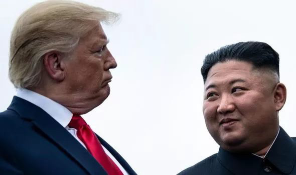 Chủ tịch Triều Tiên Kim Jong-un gửi thông điệp bất ngờ cho ông Trump khi nhiễm Covid-19 - Ảnh 1.