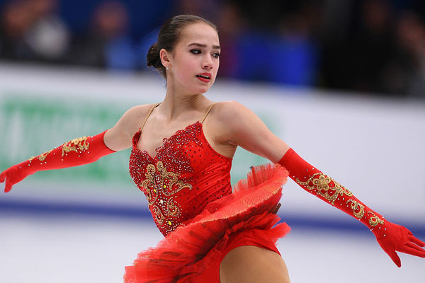 Vẻ đẹp gây sốt của &quot;cô gái vàng&quot; của làng thể thao Nga - Ảnh 4.