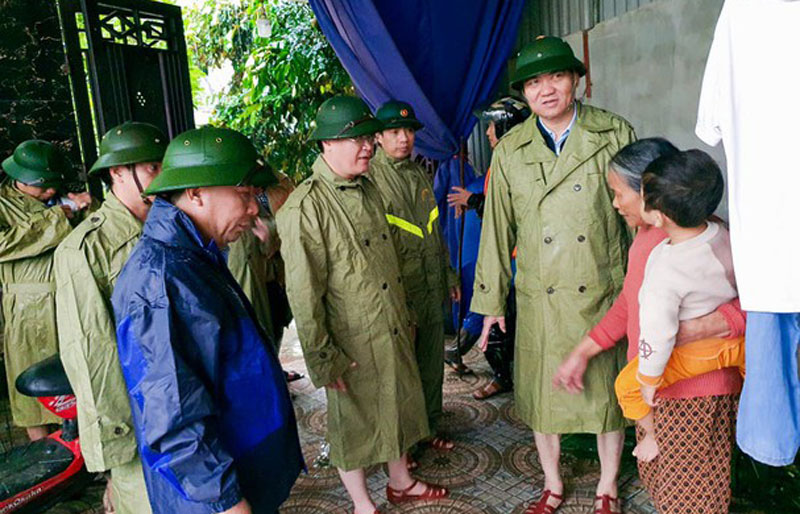 Chủ tịch UBND tỉnh Nghệ An Nguyễn Đức Trung vào tâm lũ Đô Lương, Thanh Chương - Ảnh 3.