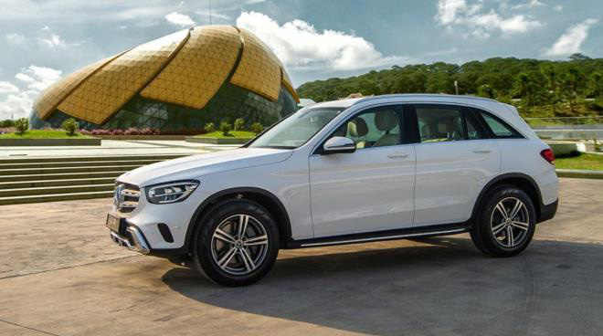 So sánh giữa Mercedes-Benz GLC và GLA của phân khúc SUV cao cấp - Ảnh 1.