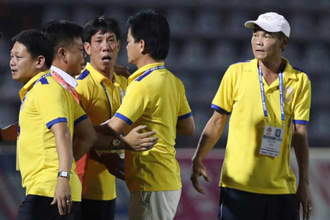 HLV Lê Thụy Hải: &quot;Nếu xuống hạng, Nam Định nên tự nhìn lại mình thay vì trách trọng tài&quot; - Ảnh 2.