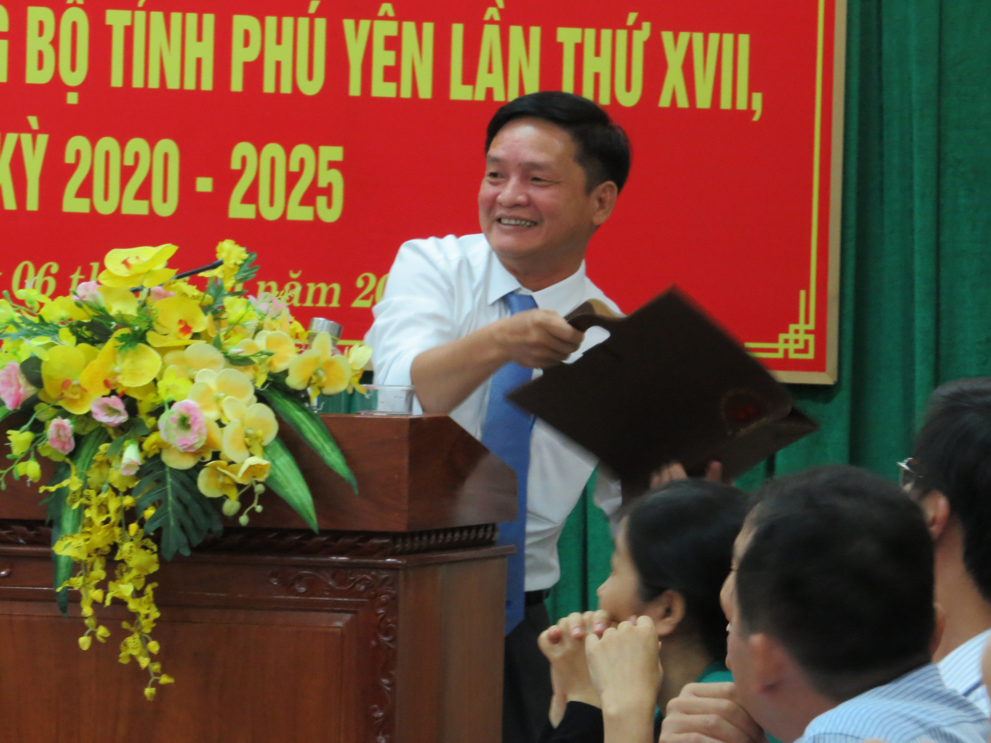 Phú Yên rút kinh nghiệm từ một số đại hội đã tặng quà lãng phí - Ảnh 3.