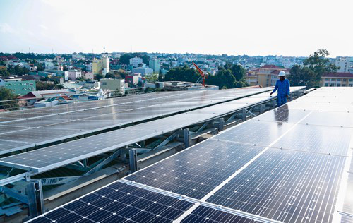 Gia Lai: Nghiệm thu, đóng điện các công trình điện mặt trời tại huyện Đức Cơ - Ảnh 3.