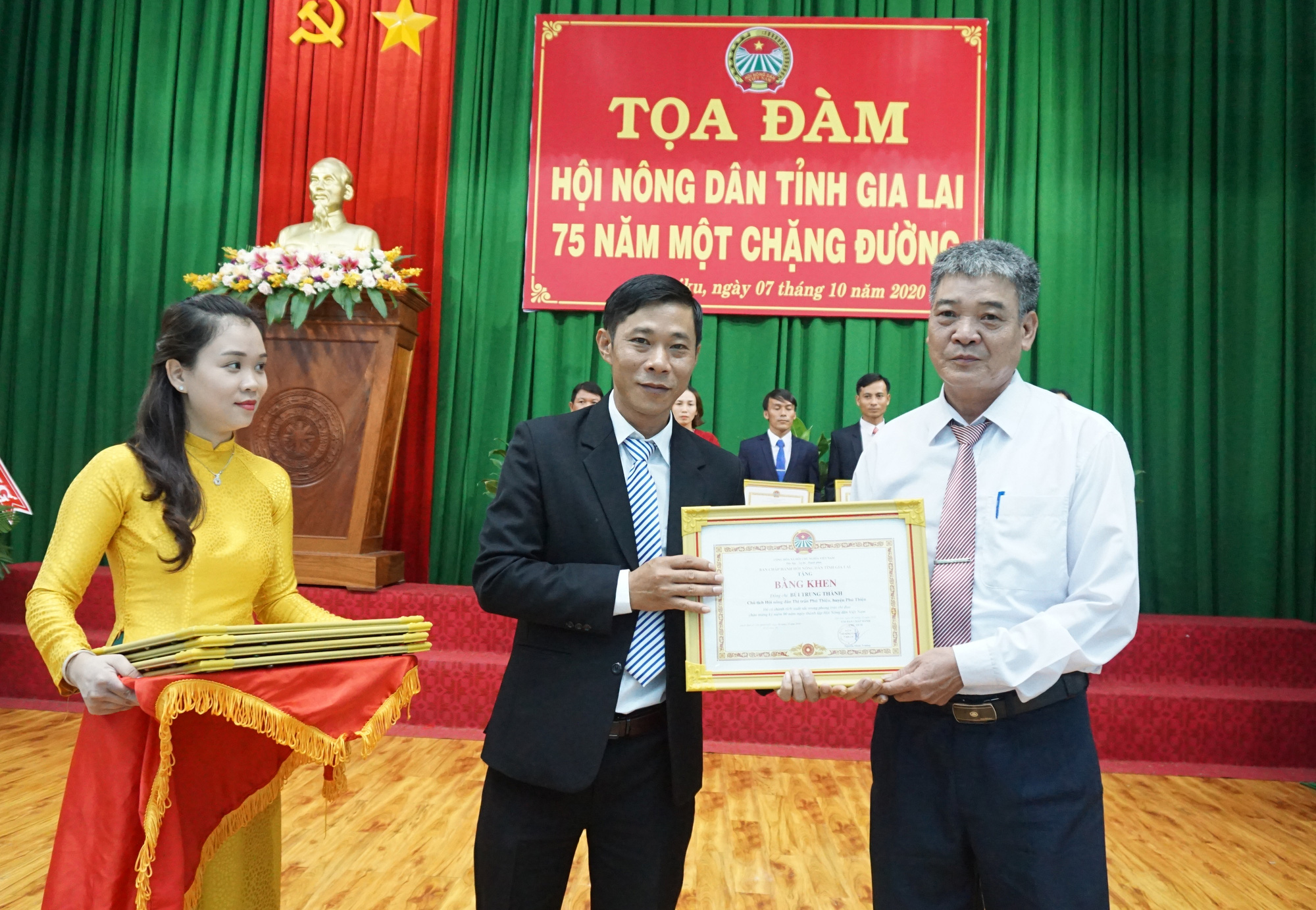 Hội Nông dân tỉnh Gia Lai tọa đàm &quot;75 năm một chặng đường&quot; - Ảnh 2.