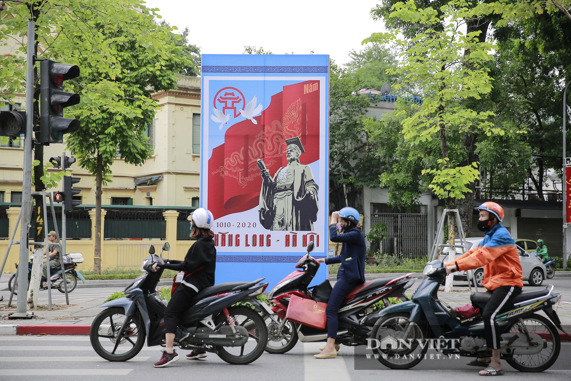Đường phố muôn sắc màu chào mừng 1010 Thăng Long – Hà Nội - Ảnh 10.