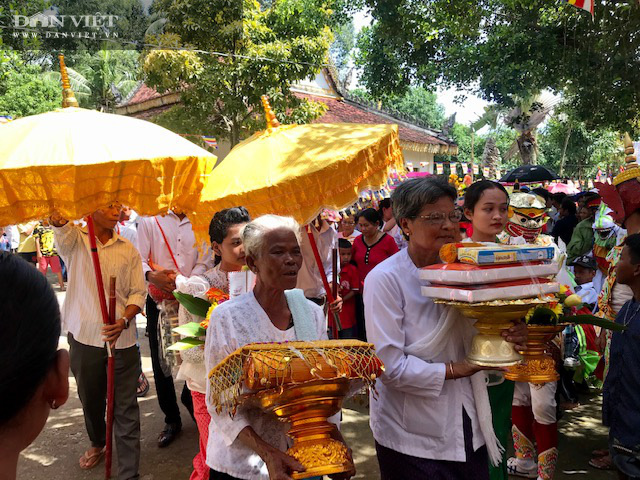 Lễ dâng y Kathina tại chùa Chrey Tasor - Ảnh 1.