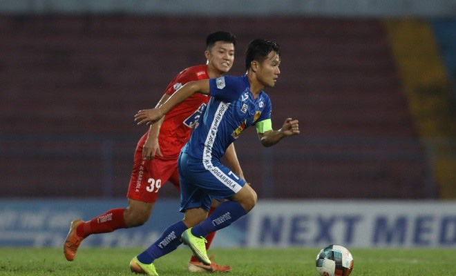Quả bóng vàng Việt Nam 2017 Đinh Thanh Trung bày tỏ khả năng tiếp tục gắn bó với CLB Quảng Nam.