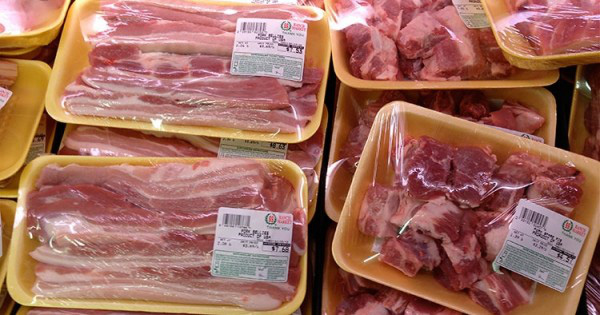 Thịt lợn nhập khẩu có giá rẻ như rau, tràn ra thị trường - Ảnh 2.
