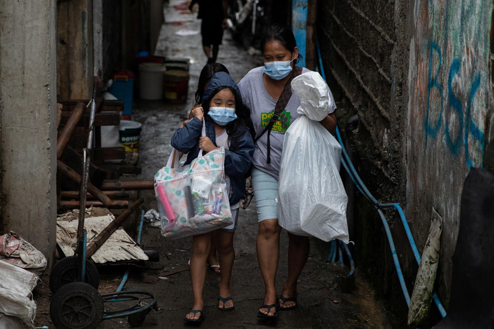 Bão Vamco khiến 4 người chết và mất tích tại Philippines, hiện hướng vào biển Đông - Ảnh 5.