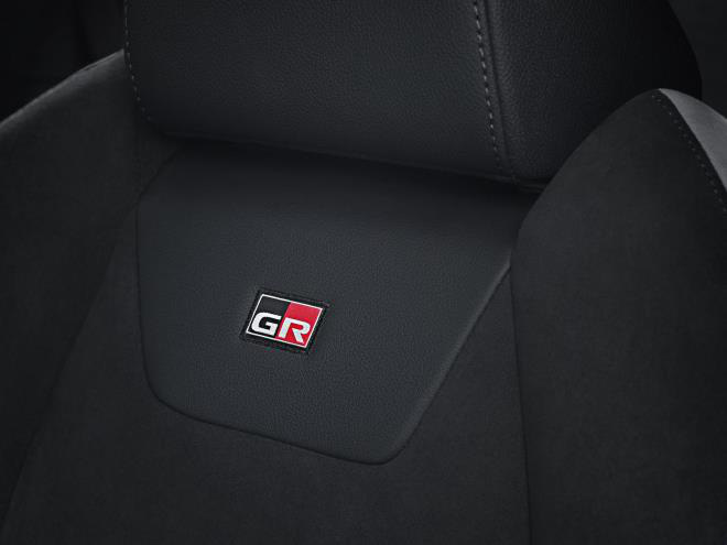 Toyota CH-R GR Sport lộ diện với thiết kế đậm chất thể thao - Ảnh 9.