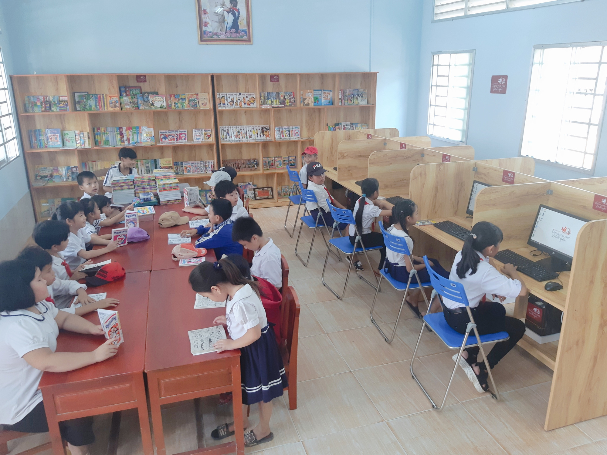 Agribank Chi nhánh Trà Vinh: Tặng tủ sách, dụng cụ học tập cho trường Tiểu học Tam Ngãi B - Ảnh 5.