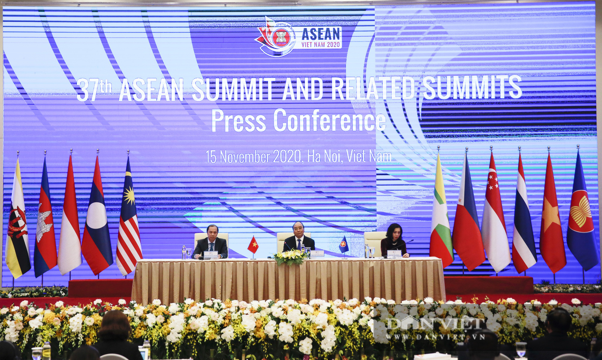 Bế mạc Hội nghị Cấp cao ASEAN 37 và chuyển giao vai trò Chủ tịch ASEAN - Ảnh 10.