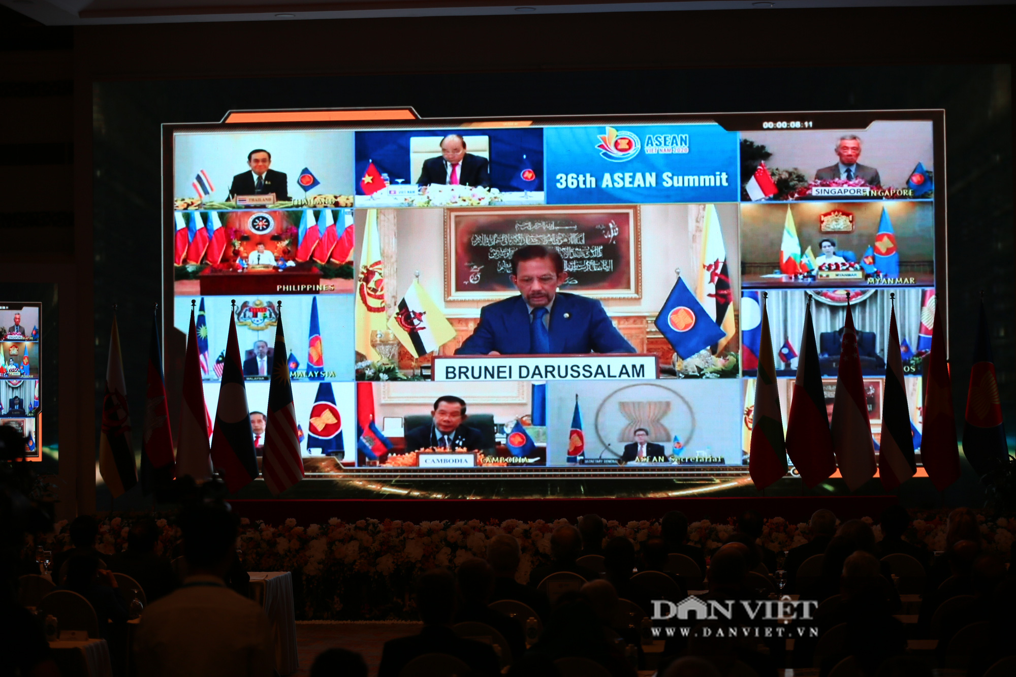 Bế mạc Hội nghị Cấp cao ASEAN 37 và chuyển giao vai trò Chủ tịch ASEAN - Ảnh 7.