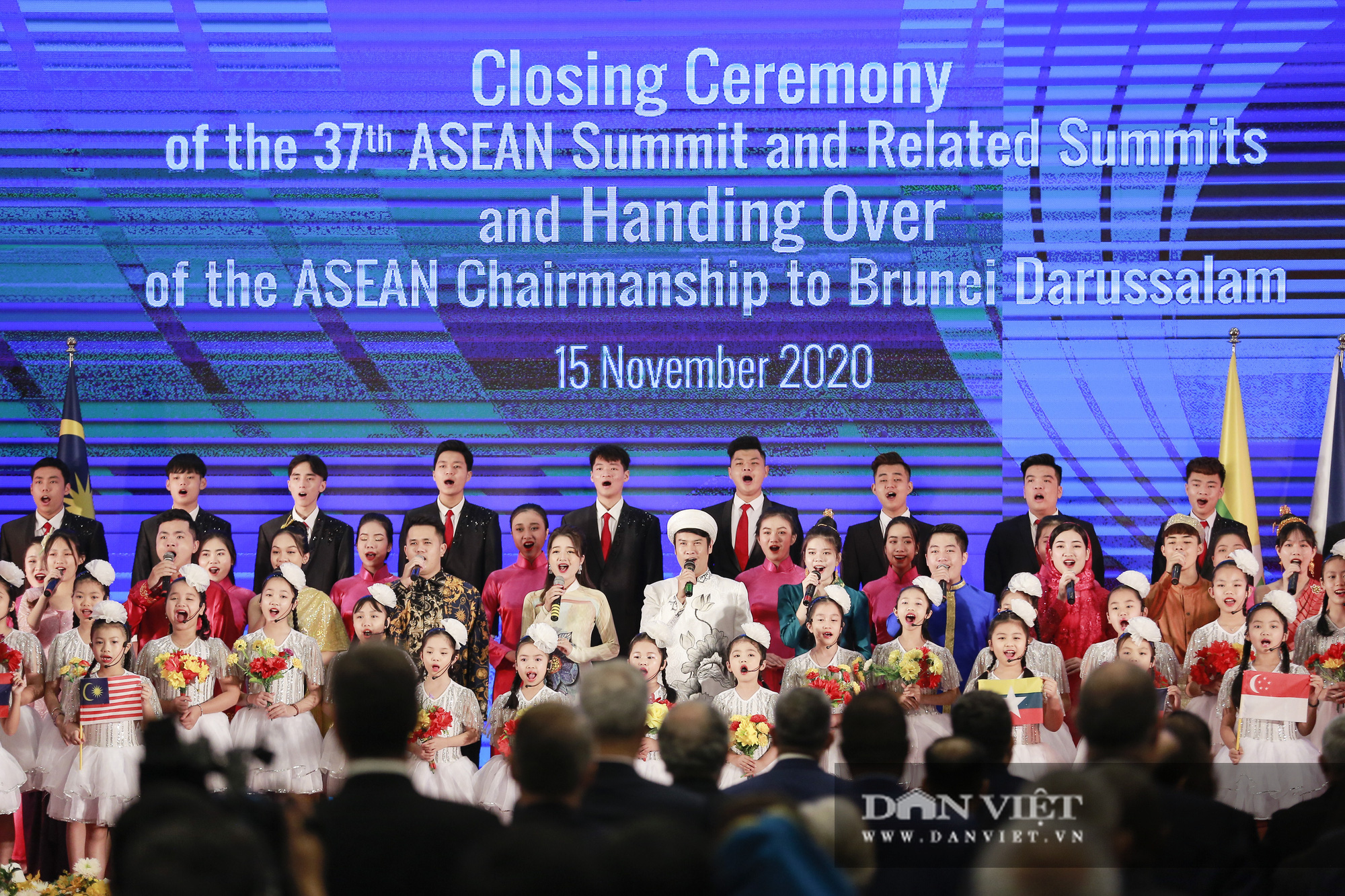 Bế mạc Hội nghị Cấp cao ASEAN 37 và chuyển giao vai trò Chủ tịch ASEAN - Ảnh 8.