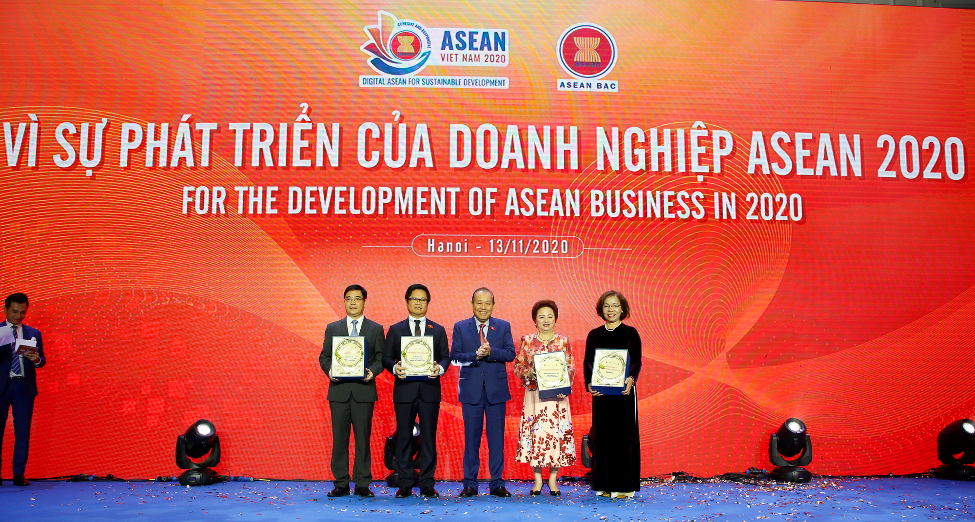 Lễ trao giải thưởng ASEAN Business Awards: Vinh danh 58 doanh nghiệp xuất sắc toàn khu vực - Ảnh 1.
