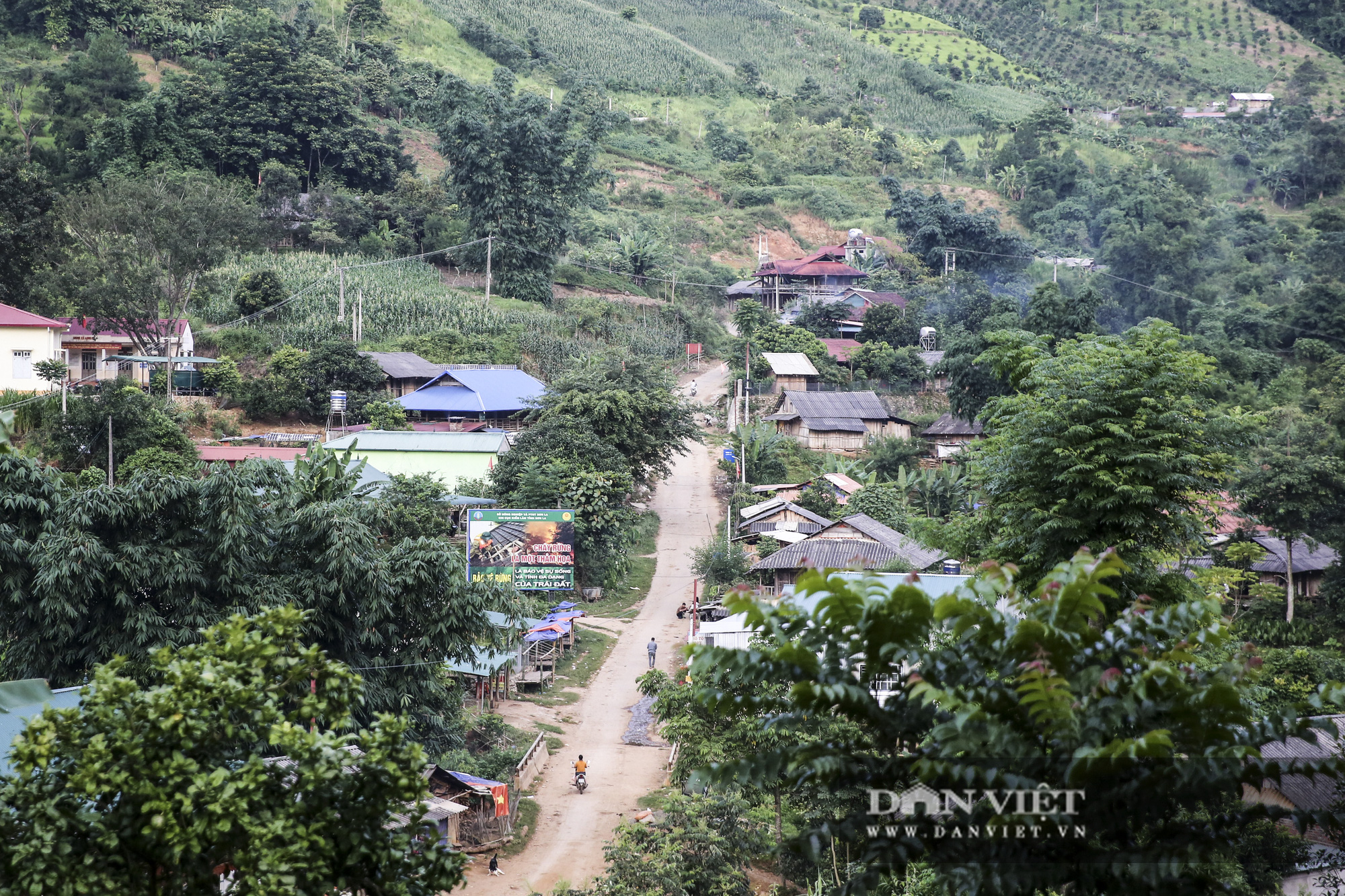 Đảng mang hơi ấm tới trẻ em vùng cao  - Ảnh 1.