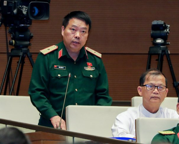 ĐBQH, Thiếu tướng Sùng Thìn Cò: Xin lỗi đồng chí Bộ trưởng, giờ lực lượng công an của chúng ta quá đông - Ảnh 1.
