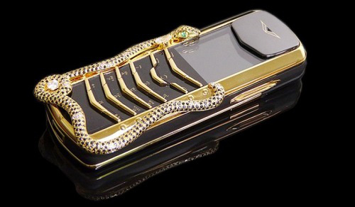 9 chiếc điện thoại Vertu đắt đỏ nhất thế giới, phủ vàng đá quý cả triệu đô la - Ảnh 1.