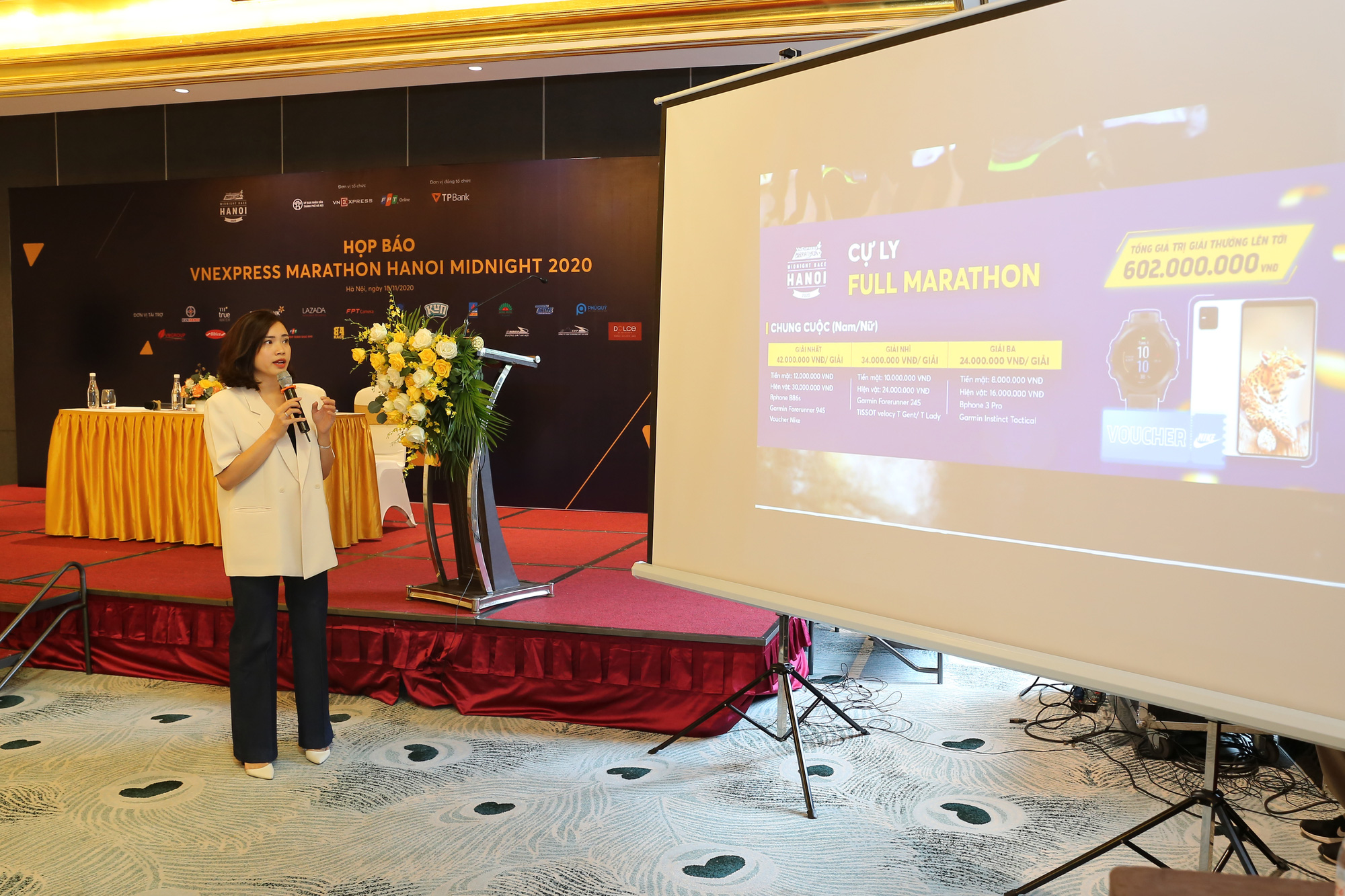 VnExpress Marathon Hanoi Midnight 2020: Hơn 1 tỷ đồng tiền thưởng! - Ảnh 2.