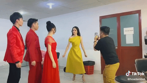 Tiktok trend: Tổng hợp những &quot;chiếc clip&quot; cực xinh đẹp và lầy lội của nữ ca sĩ Hương Giang - Ảnh 2.