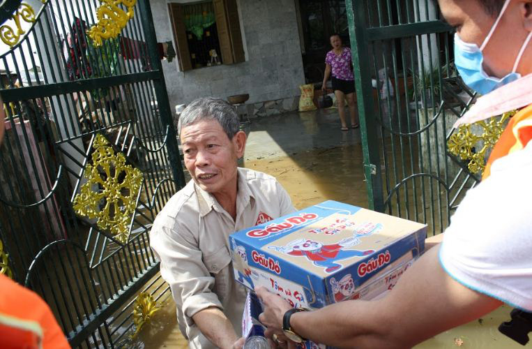 Tập đoàn Việt – Úc chia sẻ cùng bà con miền Trung - Ảnh 6.