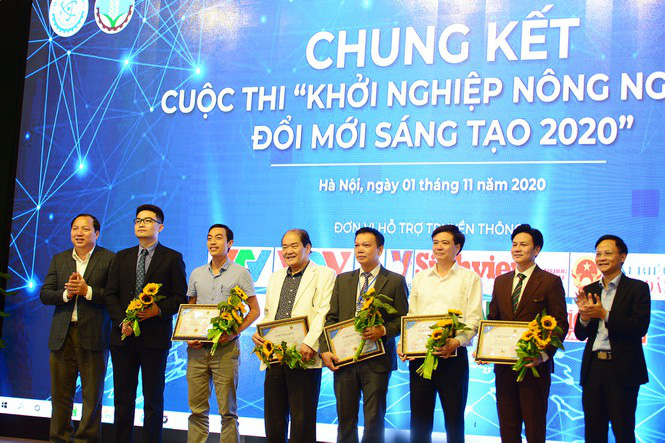 Dự án lá chuối Việt vô địch cuộc thi “Khởi nghiệp Nông nghiệp Đổi mới sáng tạo 2020“ - Ảnh 3.