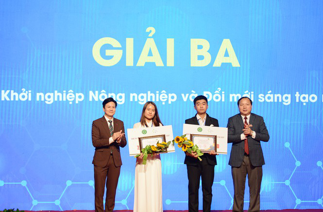 Dự án lá chuối Việt vô địch cuộc thi “Khởi nghiệp Nông nghiệp Đổi mới sáng tạo 2020“ - Ảnh 5.