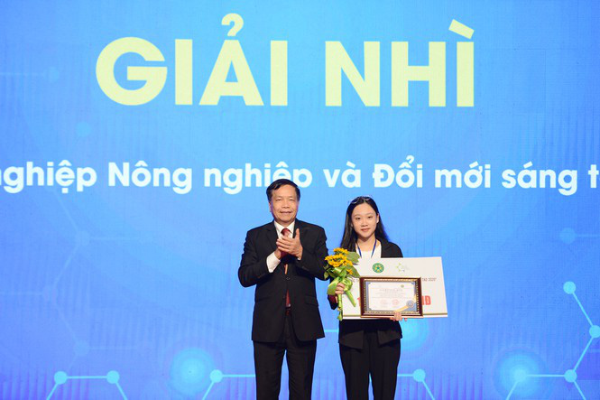Dự án lá chuối Việt vô địch cuộc thi “Khởi nghiệp Nông nghiệp Đổi mới sáng tạo 2020“ - Ảnh 4.