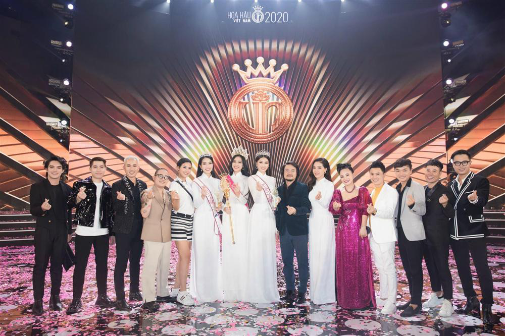 Ngọc Hân bị phát hiện dùng “tiểu xảo” khi chụp ảnh chung với tân Hoa hậu Việt Nam 2020 - Ảnh 4.