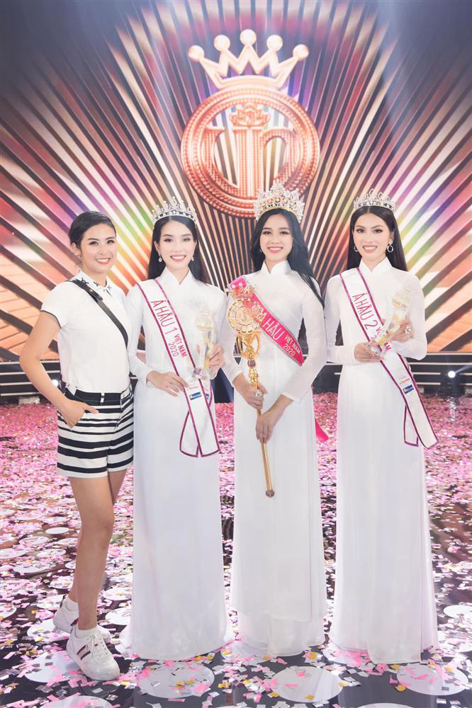 Ngọc Hân bị phát hiện dùng “tiểu xảo” khi chụp ảnh chung với tân Hoa hậu Việt Nam 2020 - Ảnh 3.