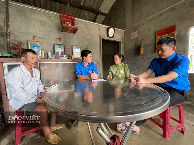 Trao hỗ trợ cho gia đình cháu bé bị chủ quán đánh đập tàn nhẫn ở Bắc Ninh - Ảnh 1.